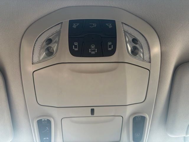 Used 2023 Chrysler Pacifica Limited FWD image 29