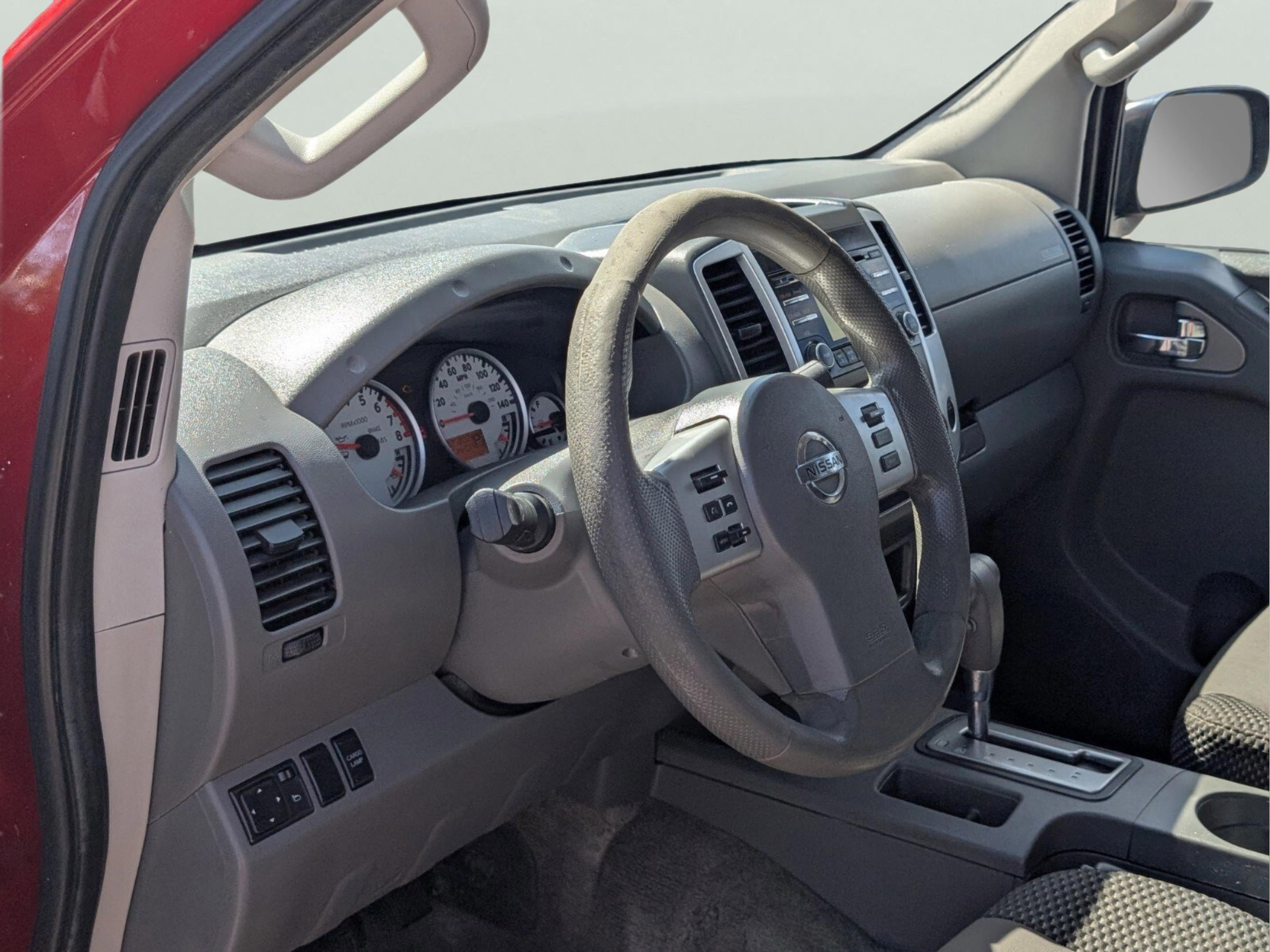 Used 2013 Nissan Frontier Desert Runner image 28