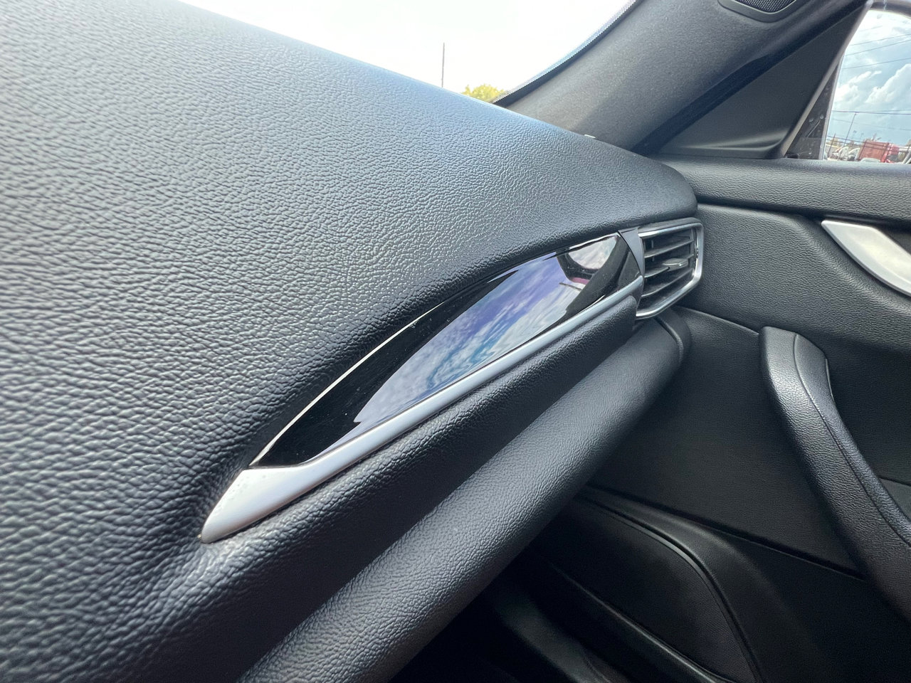 Used 2018 Maserati Levante image 47