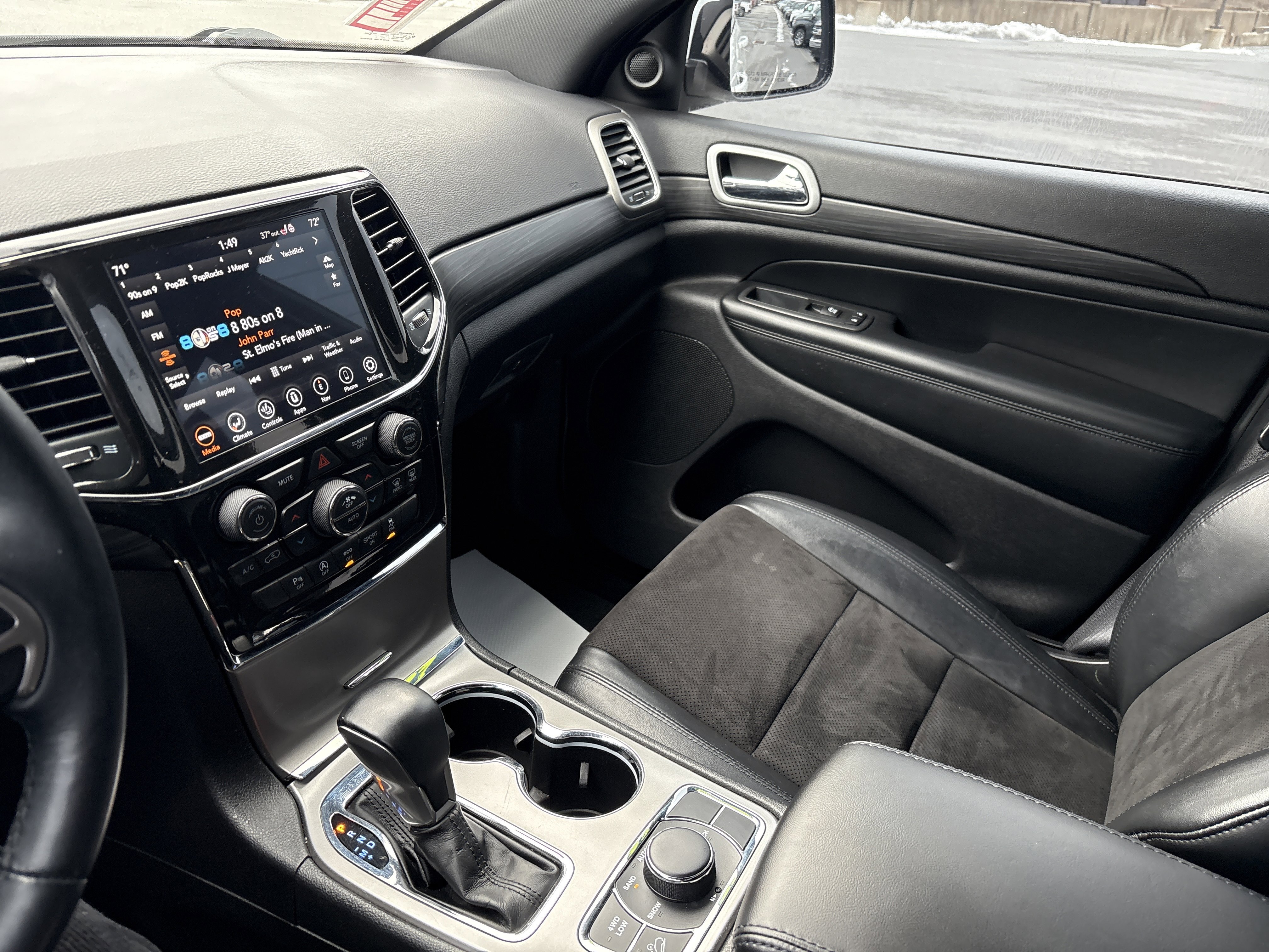 Used 2022 Jeep Grand Cherokee Laredo X image 22