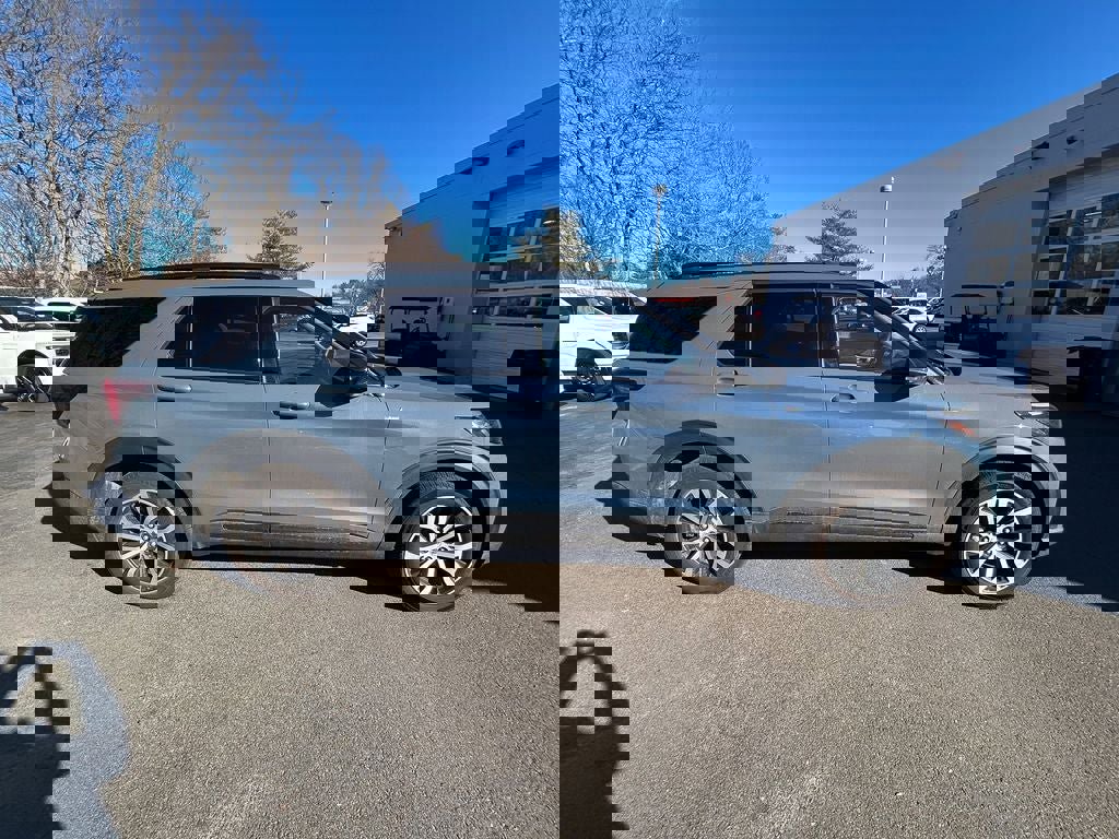 Used 2025 Ford Explorer ST-Line image 10