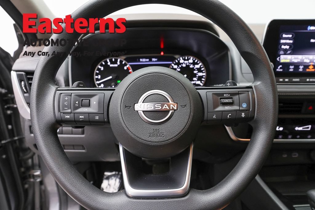 Used 2023 Nissan Rogue SV AWD/4WD image 10