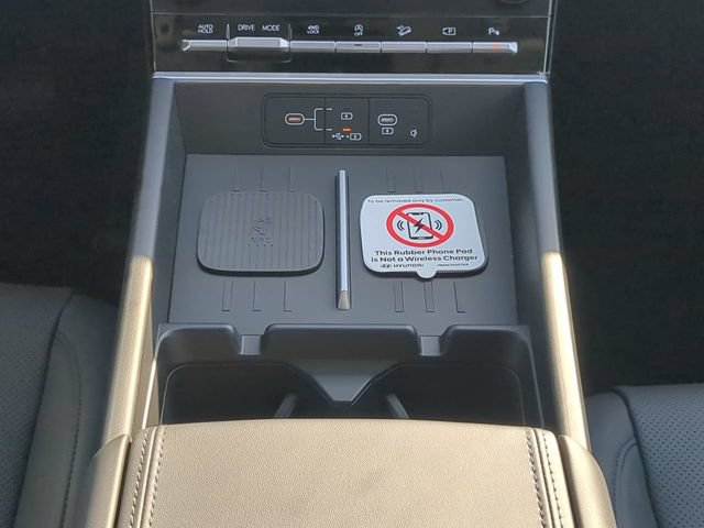 Used 2025 Hyundai Santa Fe SEL AWD/4WD image 17