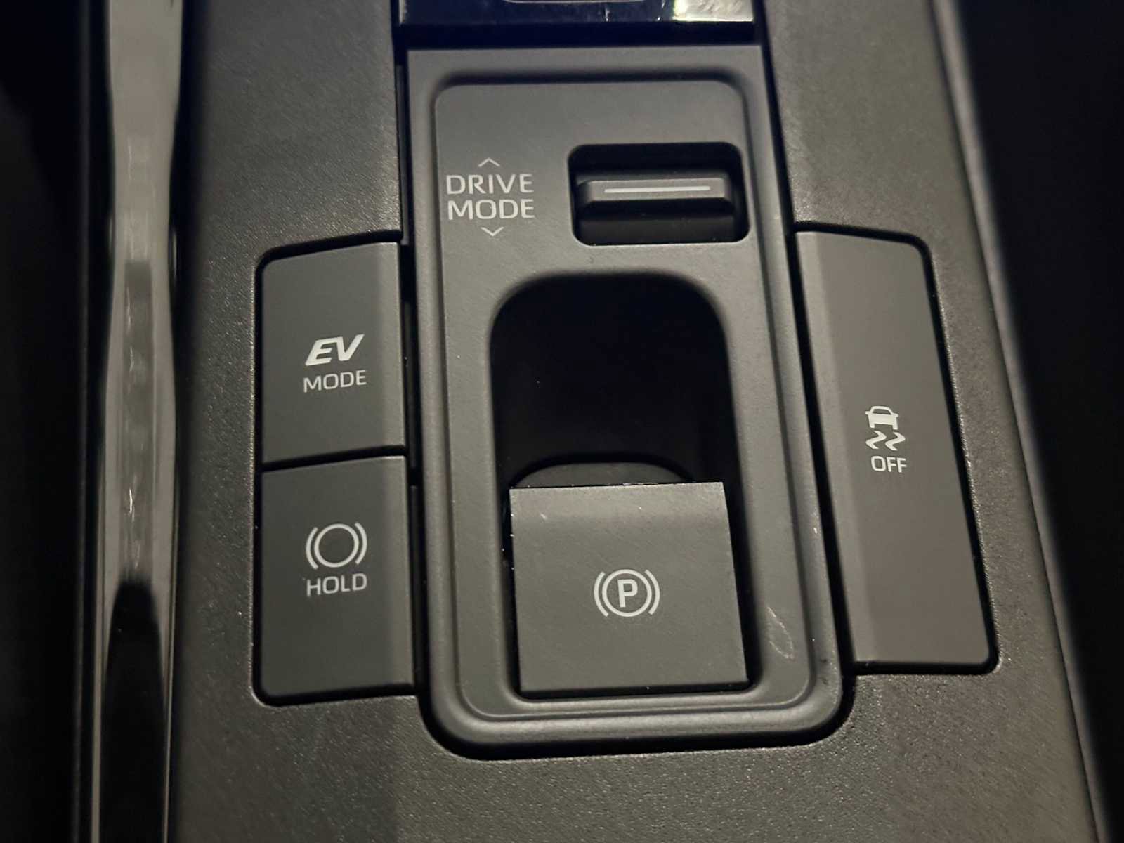 Used 2024 Toyota Prius LE image 17