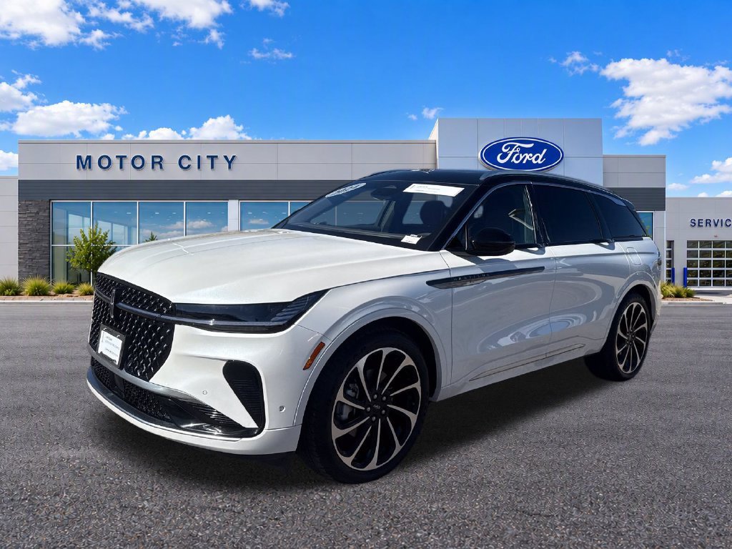Certified 2024 Lincoln Nautilus Black Label AWD/4WD image 4