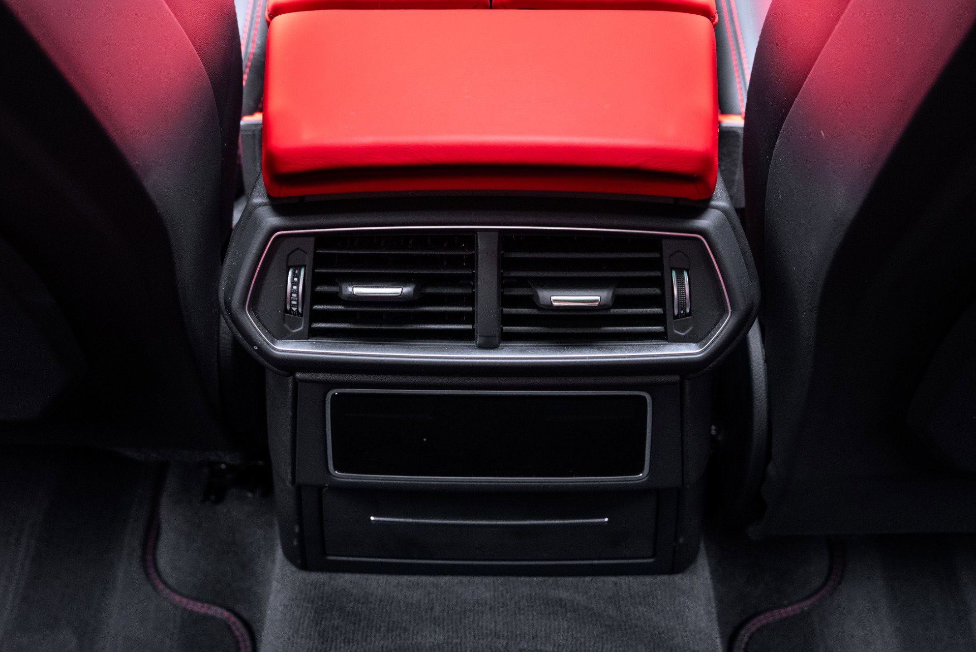 Used 2021 Lamborghini Urus AWD/4WD image 38