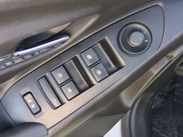 Used 2018 Chevrolet Trax LT w/ LT Convenience Package FWD image 27