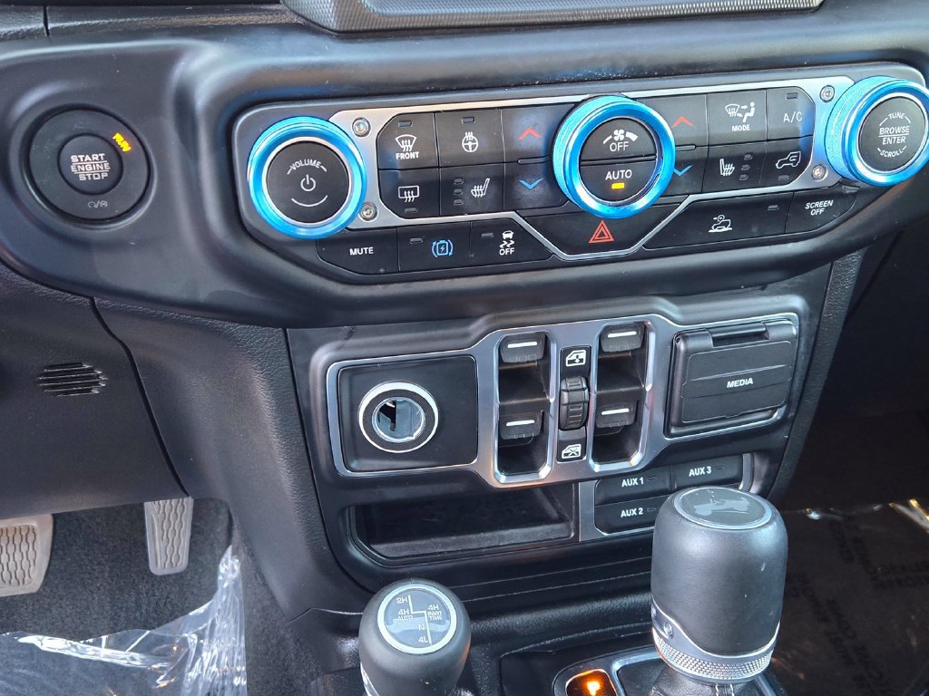 Used 2023 Jeep Wrangler Unlimited Sahara w/ Dual Top Group AWD/4WD image 22