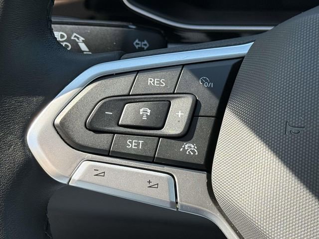 Used 2025 Volkswagen Jetta SE w/ Sunroof Package image 20