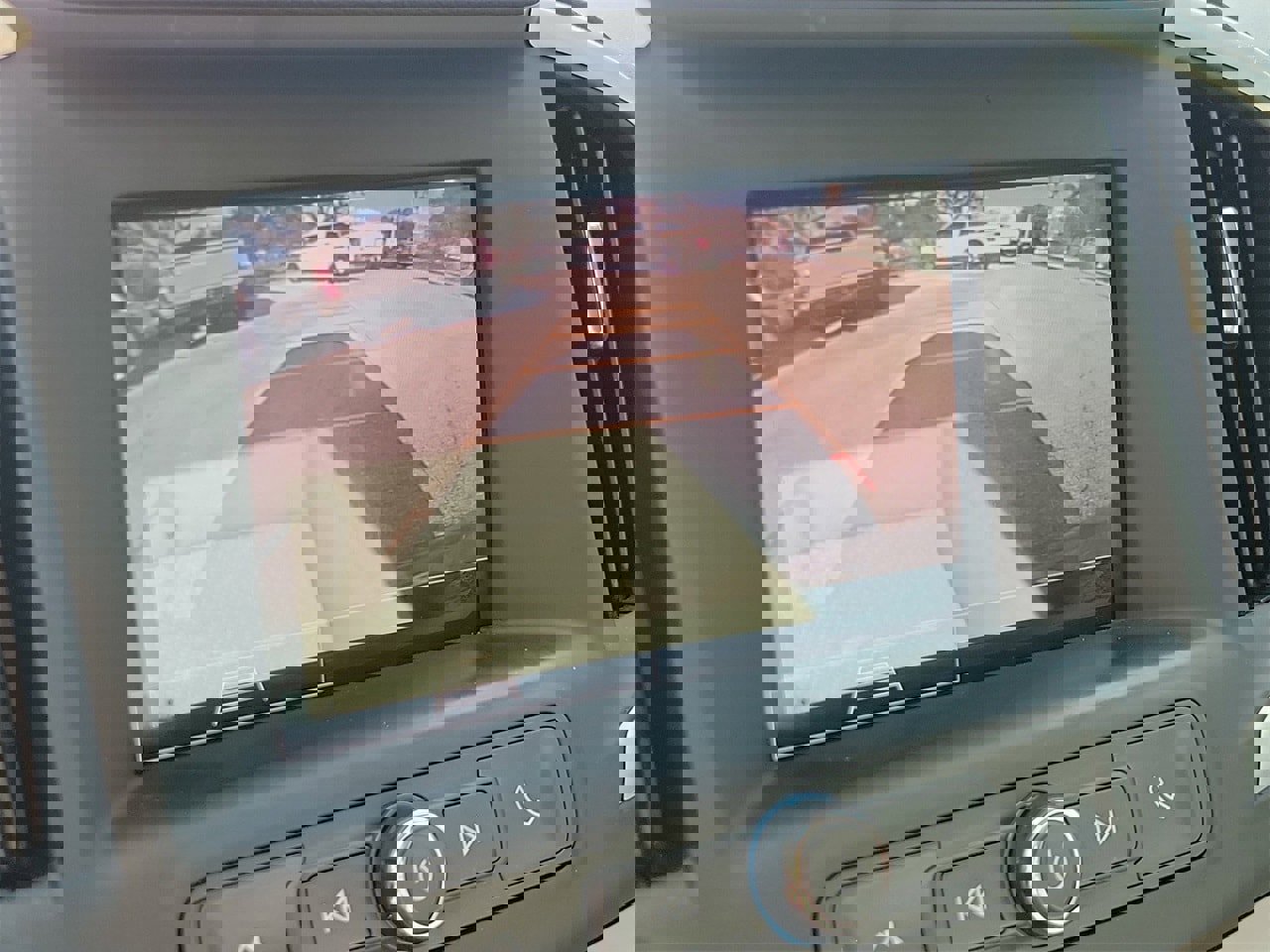 Used 2023 GMC Terrain SLE image 24