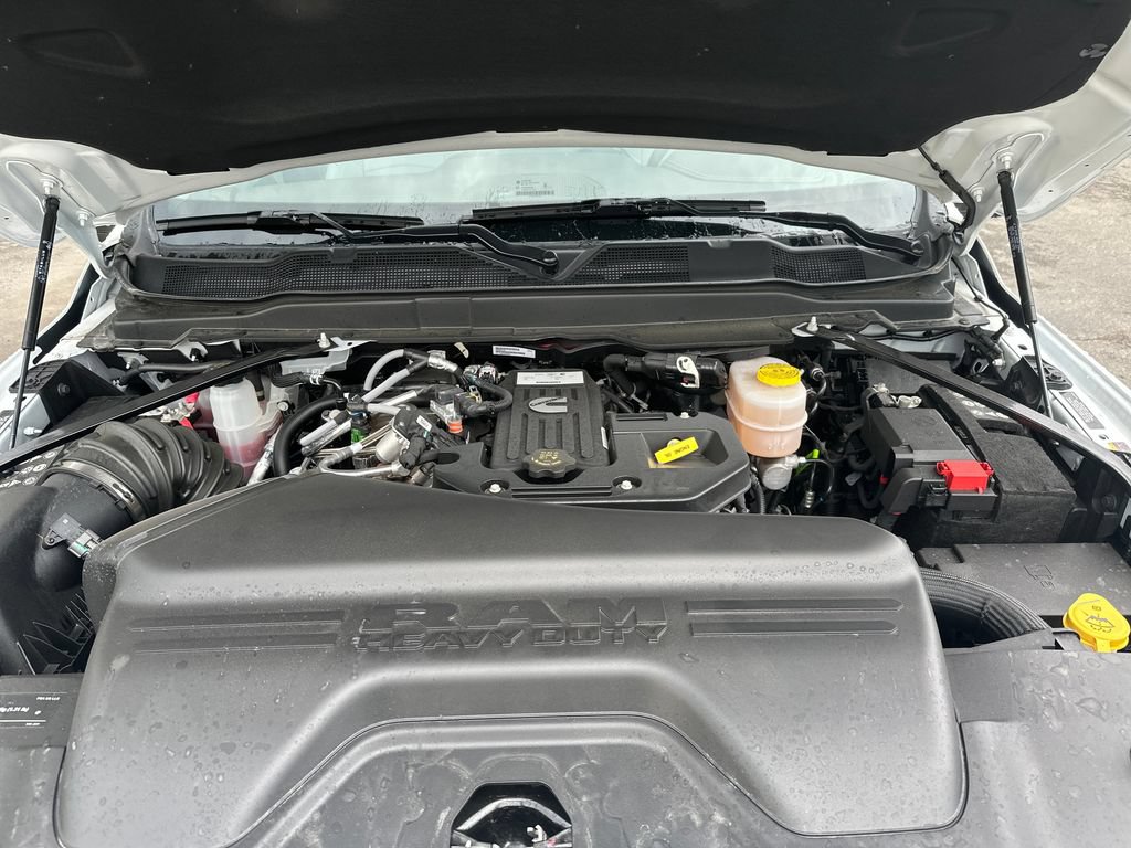 Used 2026 RAM 3500 Laramie AWD/4WD image 13