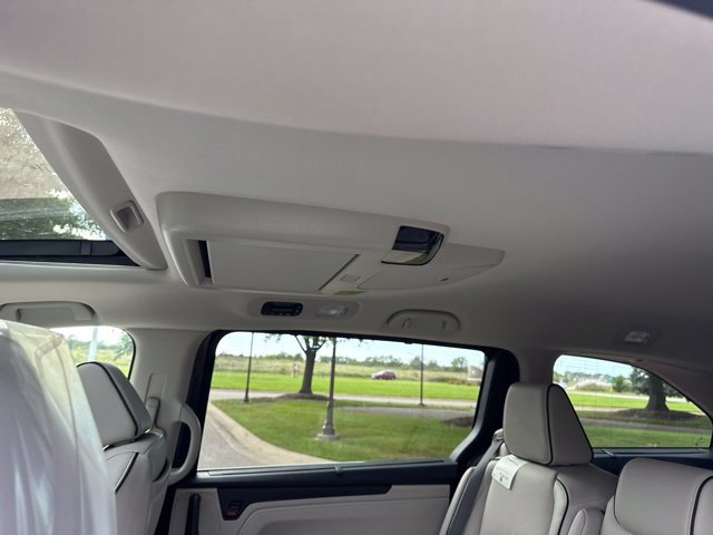 New 2027 Honda Odyssey Touring image 16
