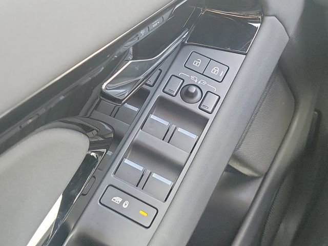 Used 2025 Land Rover Range Rover Evoque S AWD/4WD image 27