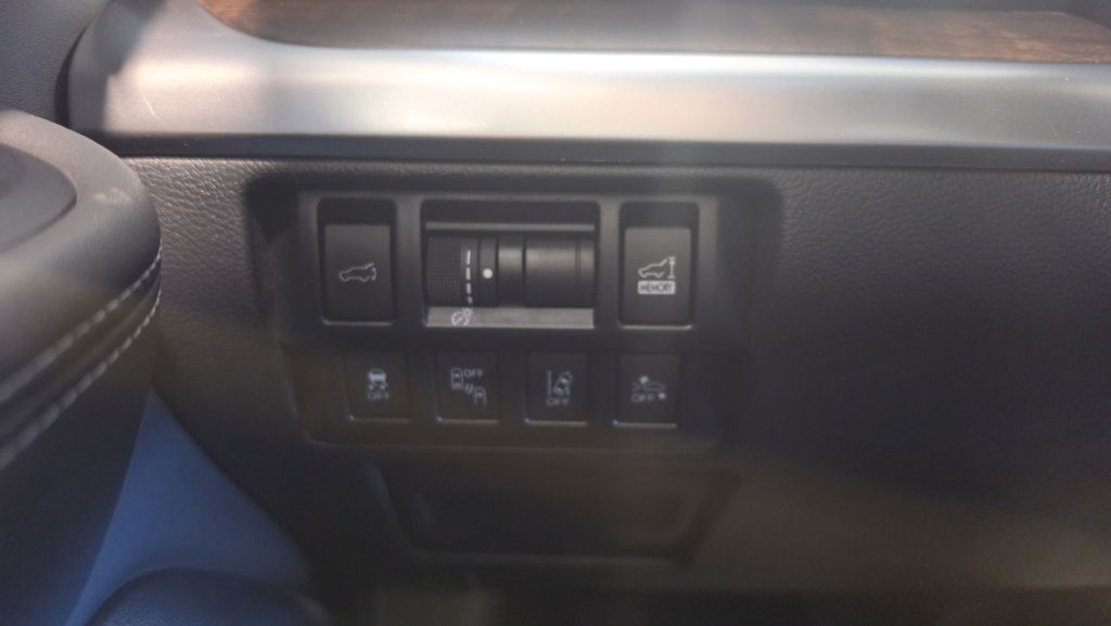 Used 2018 Subaru Outback 3.6R Limited AWD/4WD image 25