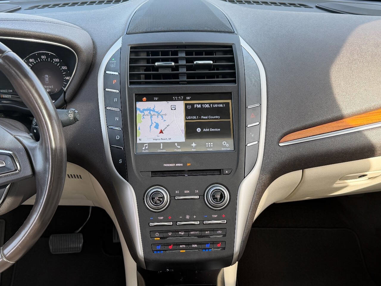 Used 2016 Lincoln MKC Reserve image 11