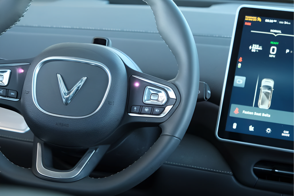 New 2024 VinFast VF 9 Plus AWD/4WD image 7