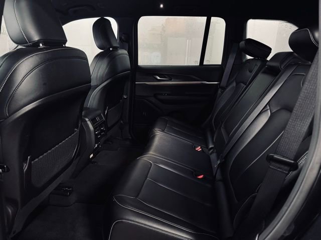 Certified 2025 Jeep Grand Cherokee Limited image 18