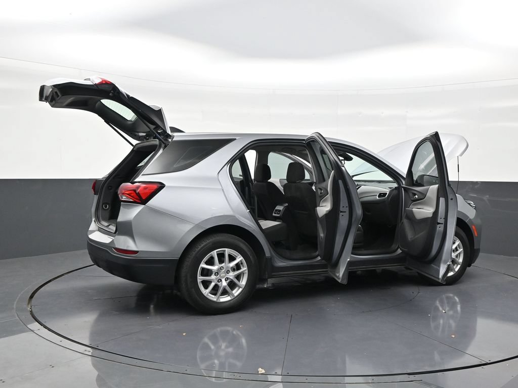 Used 2024 Chevrolet Equinox LS w/ LS Convenience Package FWD image 27