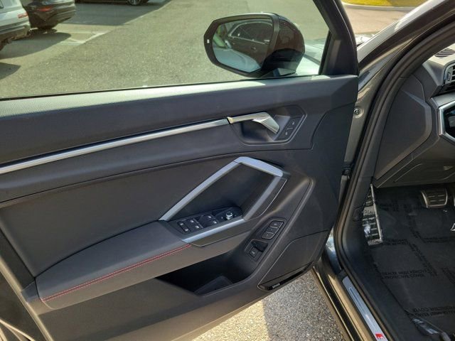 Certified 2025 Audi Q3 2.0T Premium Plus w/ Premium Plus Package image 18