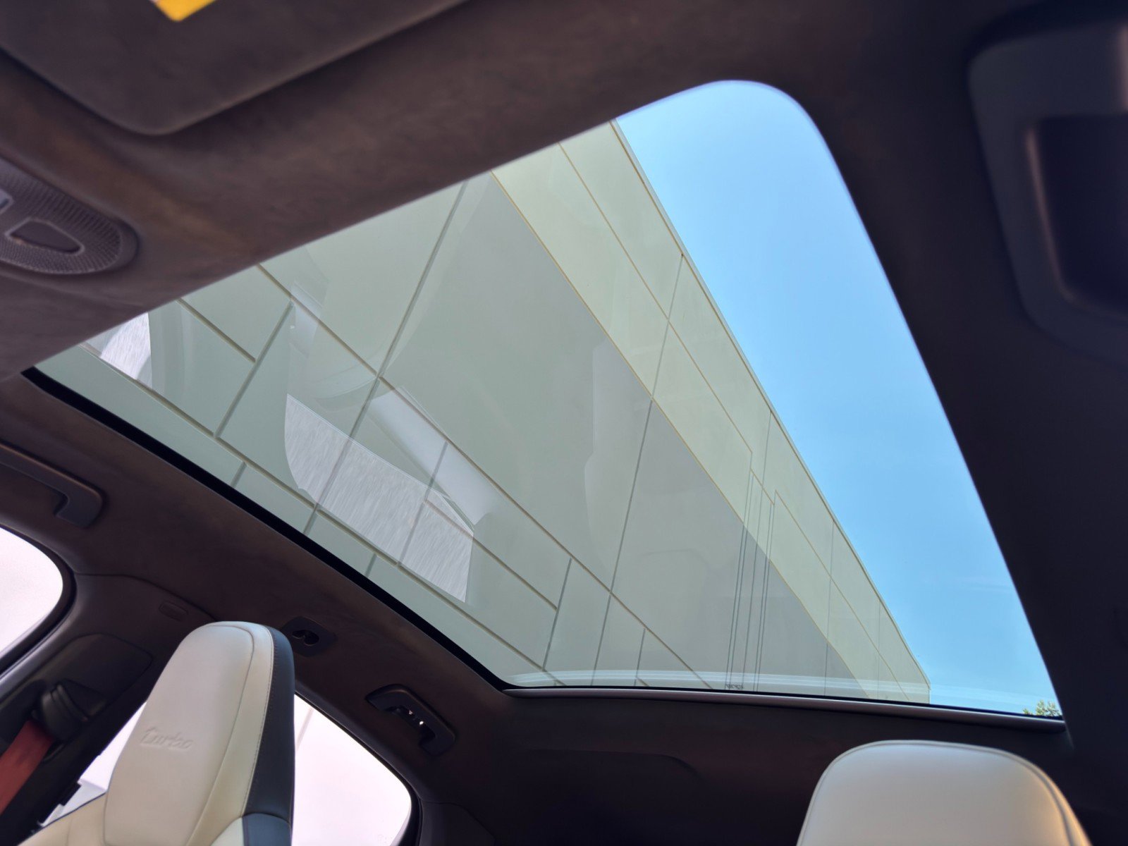 Used 2024 Porsche Cayenne Turbo image 12