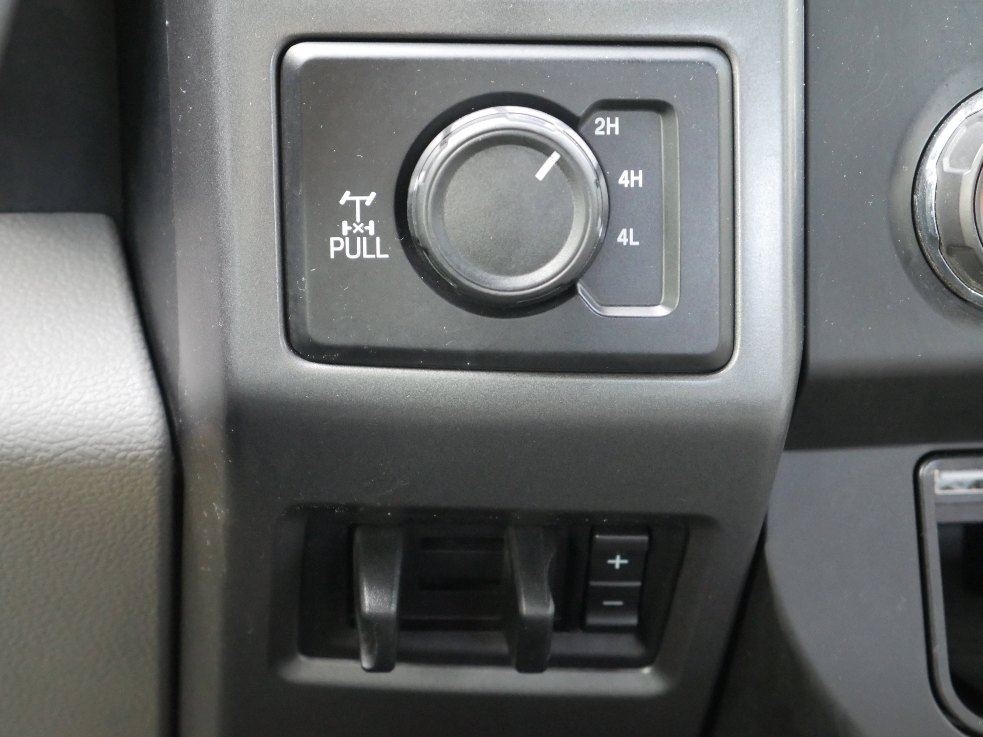 Used 2018 Ford F350 XLT image 10