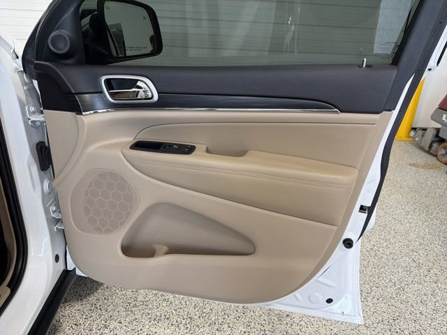 Used 2019 Jeep Grand Cherokee Limited w/ Luxury Group II image 21
