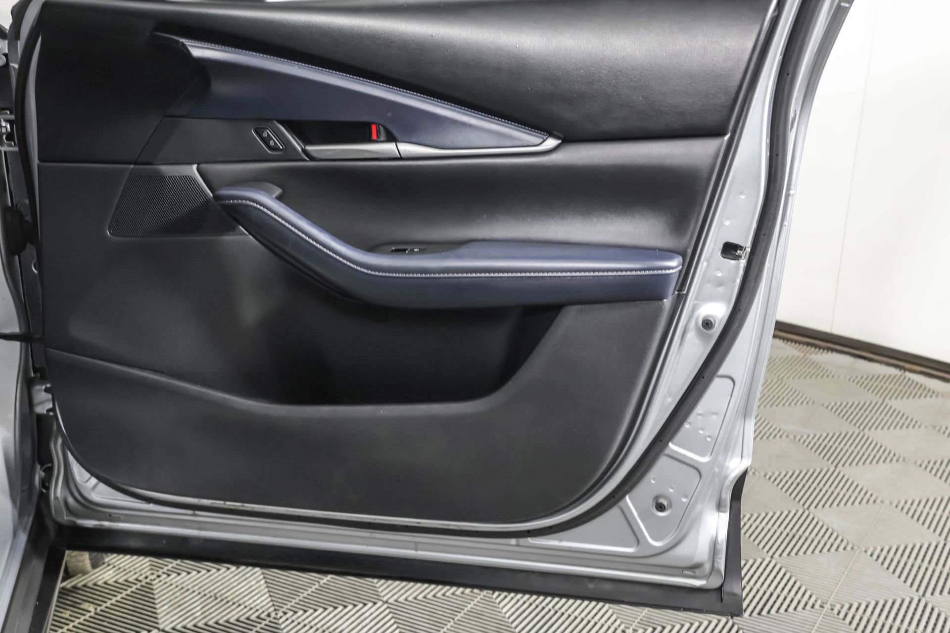 Used 2020 MAZDA CX-30 AWD w/ Select Package image 46