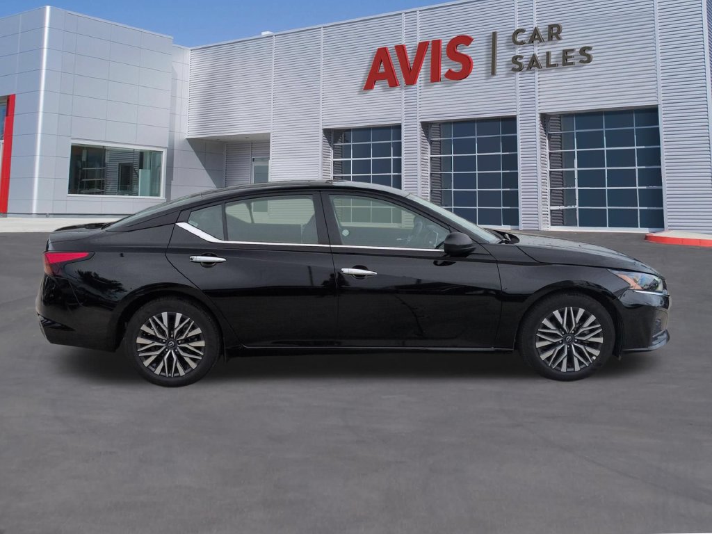 Used 2025 Nissan Altima 2.5 SV FWD image 5