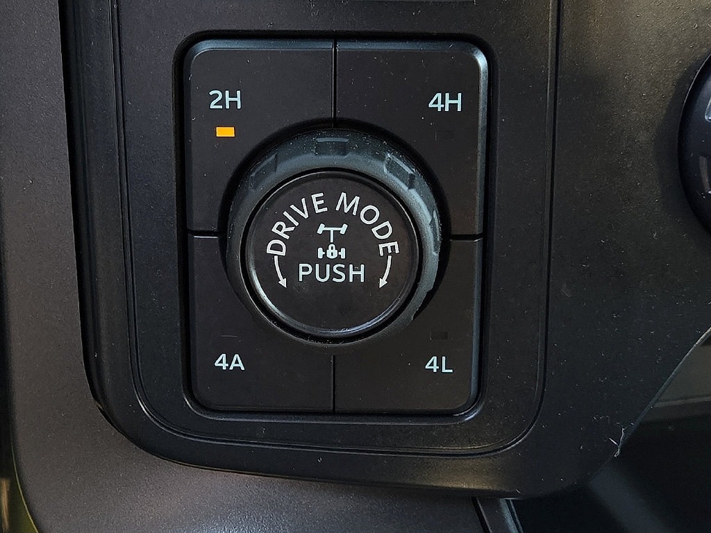 Used 2025 Ford F150 Lariat w/ Equipment Group 502A High AWD/4WD image 17