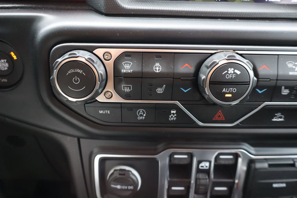 Used 2022 Jeep Wrangler Unlimited Rubicon w/ Cold Weather Group image 16