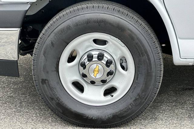 New 2026 Chevrolet Express 2500 w/ Driver Convenience Package RWD image 29