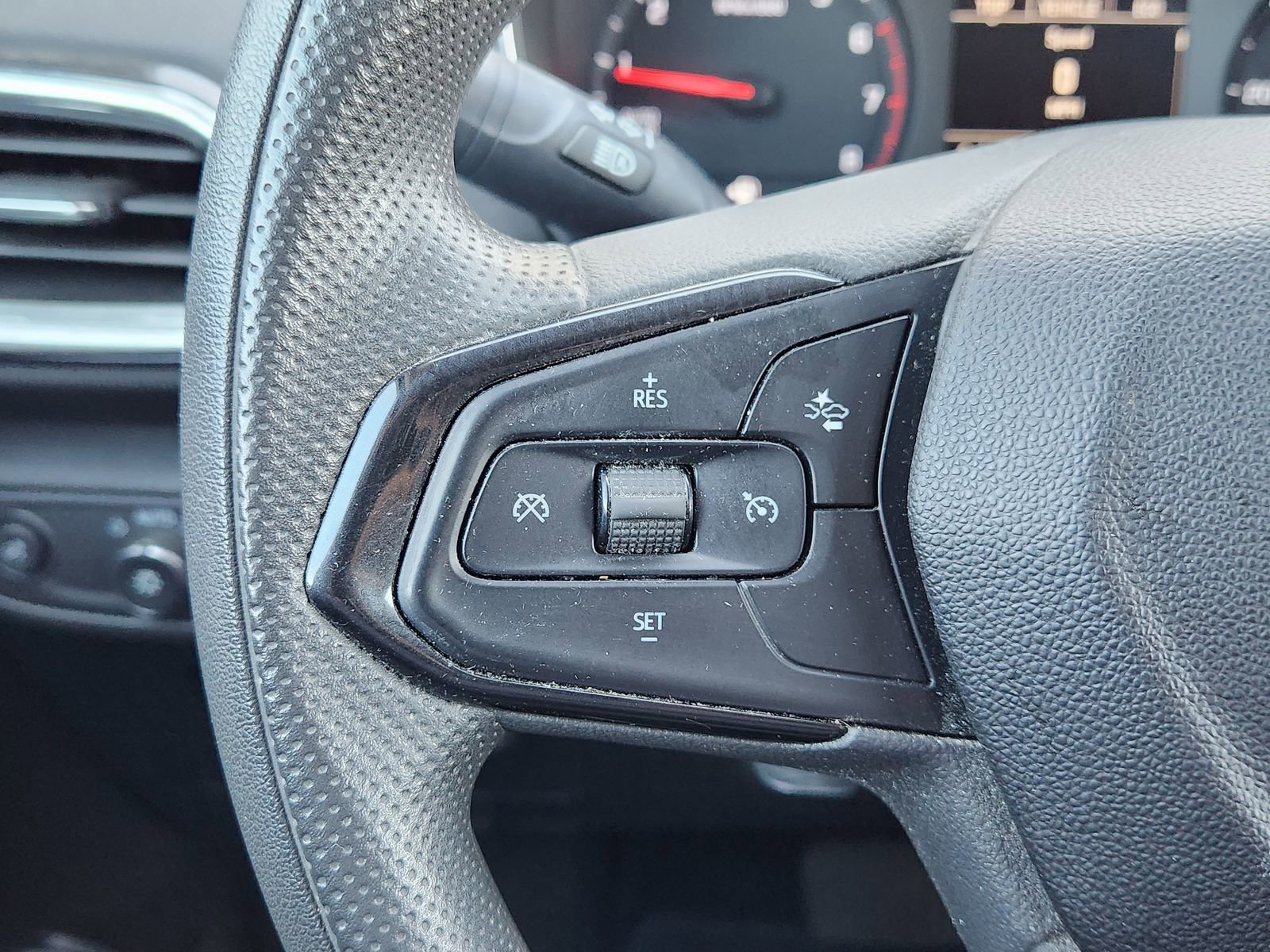 Used 2022 Chevrolet TrailBlazer LT image 32