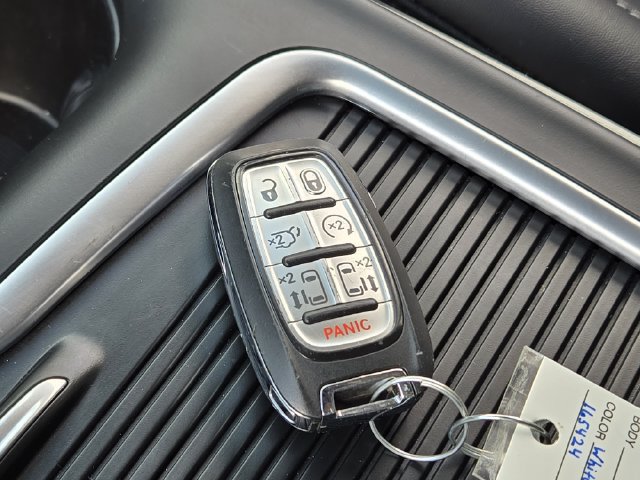 Used 2024 Chrysler Pacifica Touring-L FWD image 35