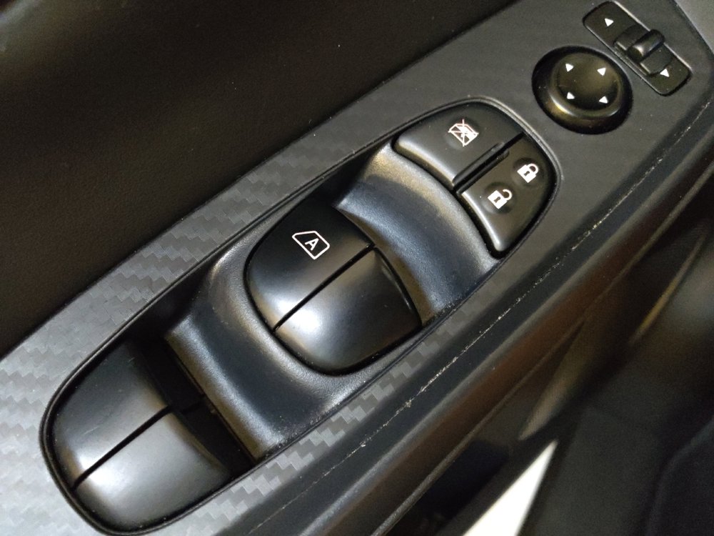 Used 2025 Nissan Sentra SV FWD image 27