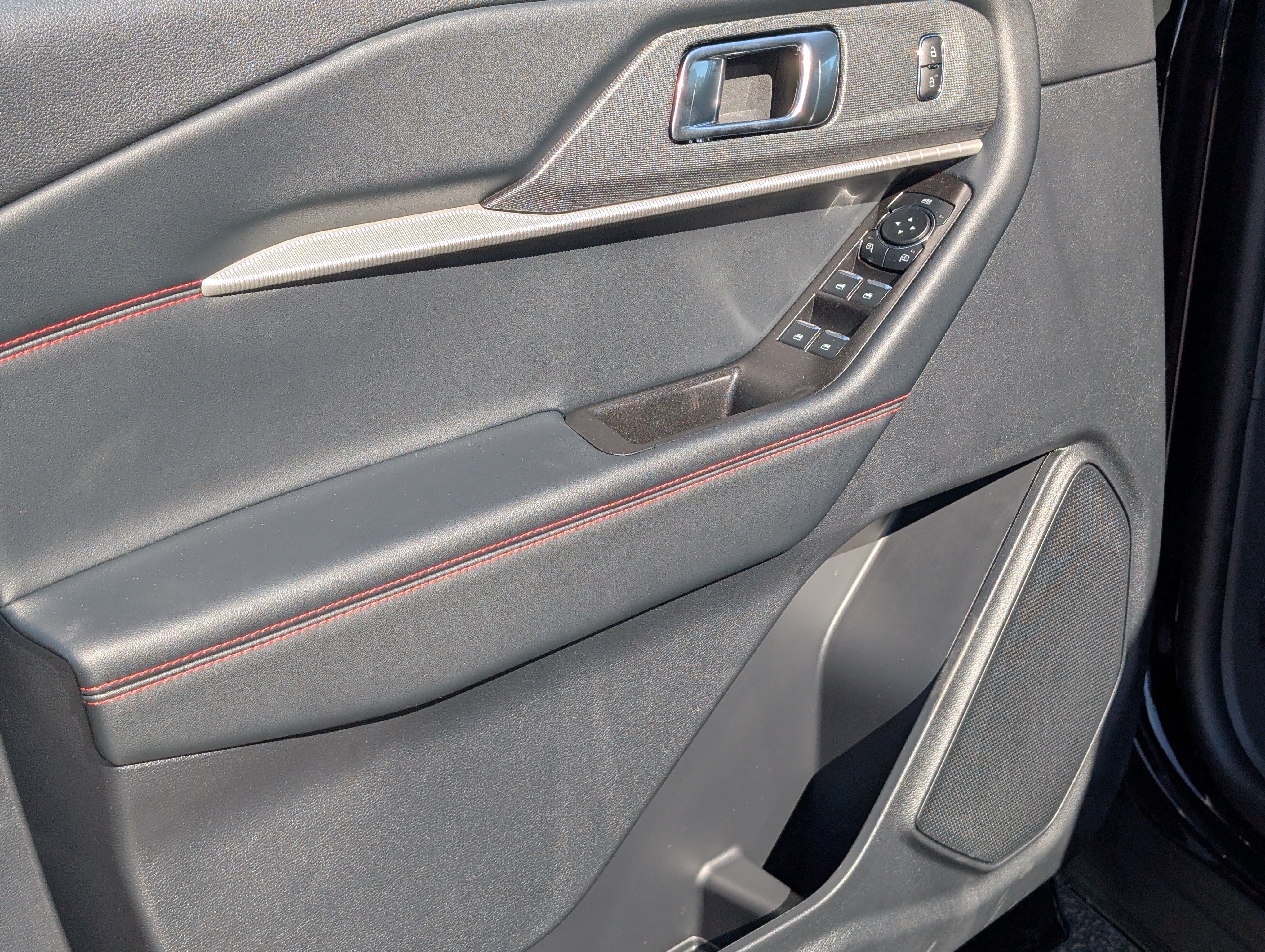 New 2026 Ford Explorer ST-Line RWD image 17