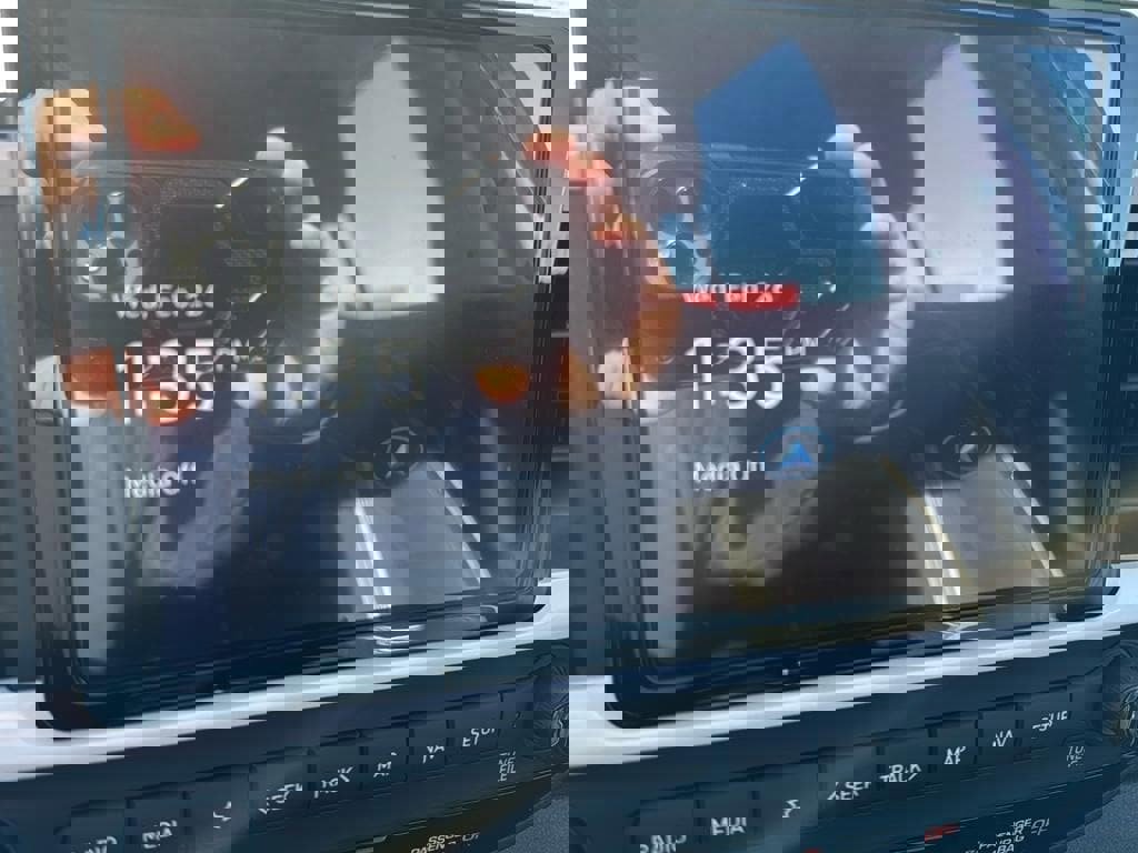 New 2024 Hyundai Venue Limited image 14