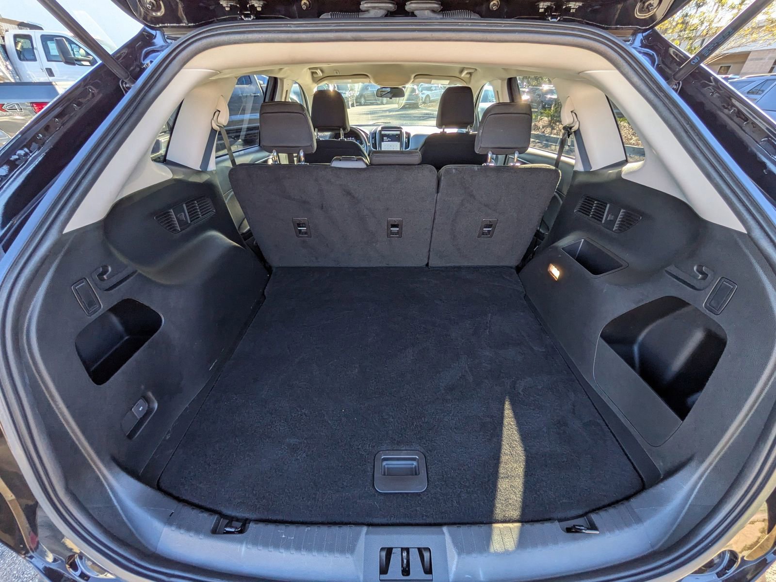 Certified 2022 Ford Edge SE w/ Black Appearance Package image 14