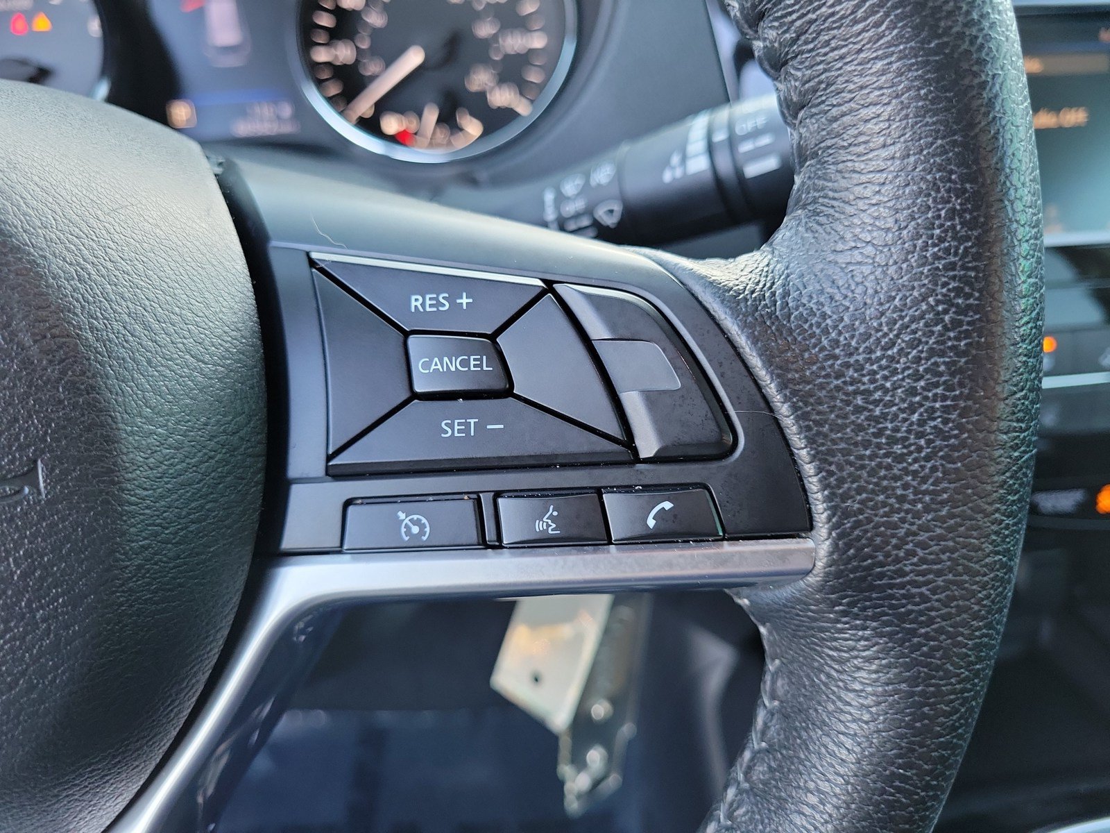 Used 2020 Nissan Rogue S w/ Special Edition Package FWD image 19