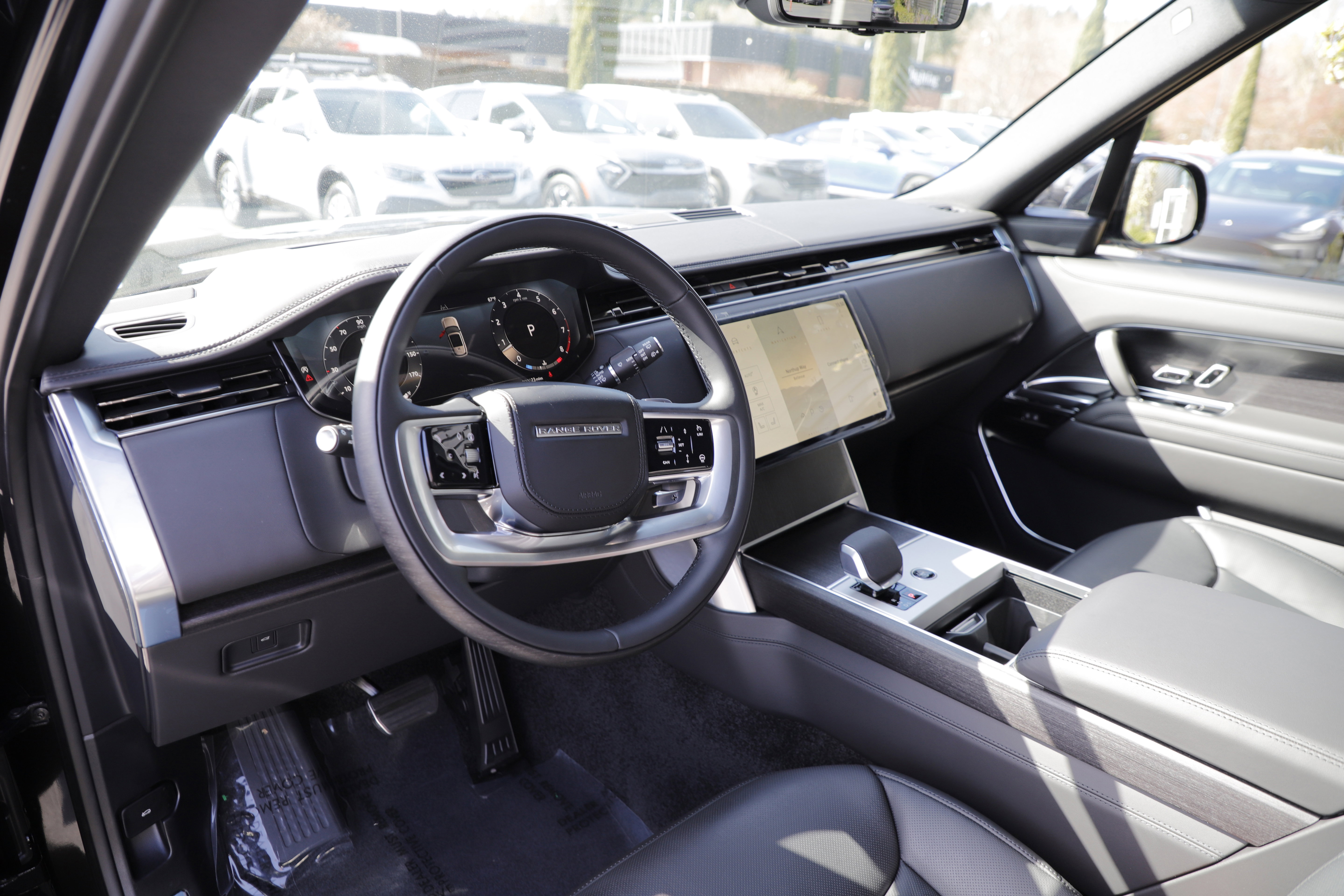 New 2026 Land Rover Range Rover Long Wheelbase SE AWD/4WD image 19