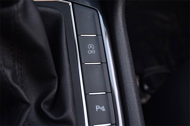 Used 2020 Volkswagen Tiguan SEL w/ Tiguan Two-Row MDO Package image 19