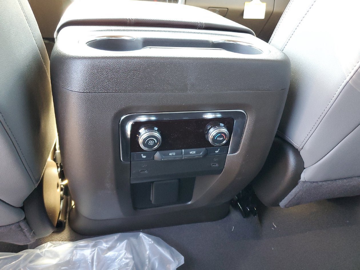 New 2027 GMC Yukon XL Elevation w/ Elevation Preferred Package RWD image 16