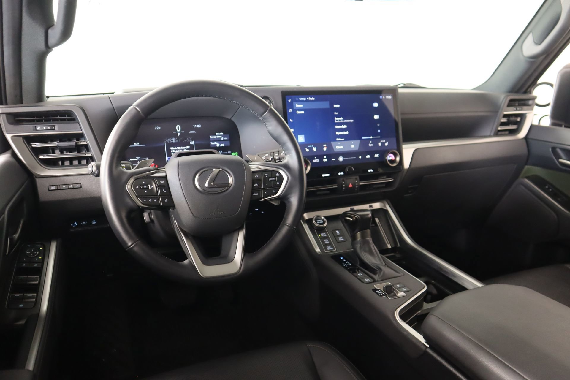 Used 2024 Lexus GX 550 image 2