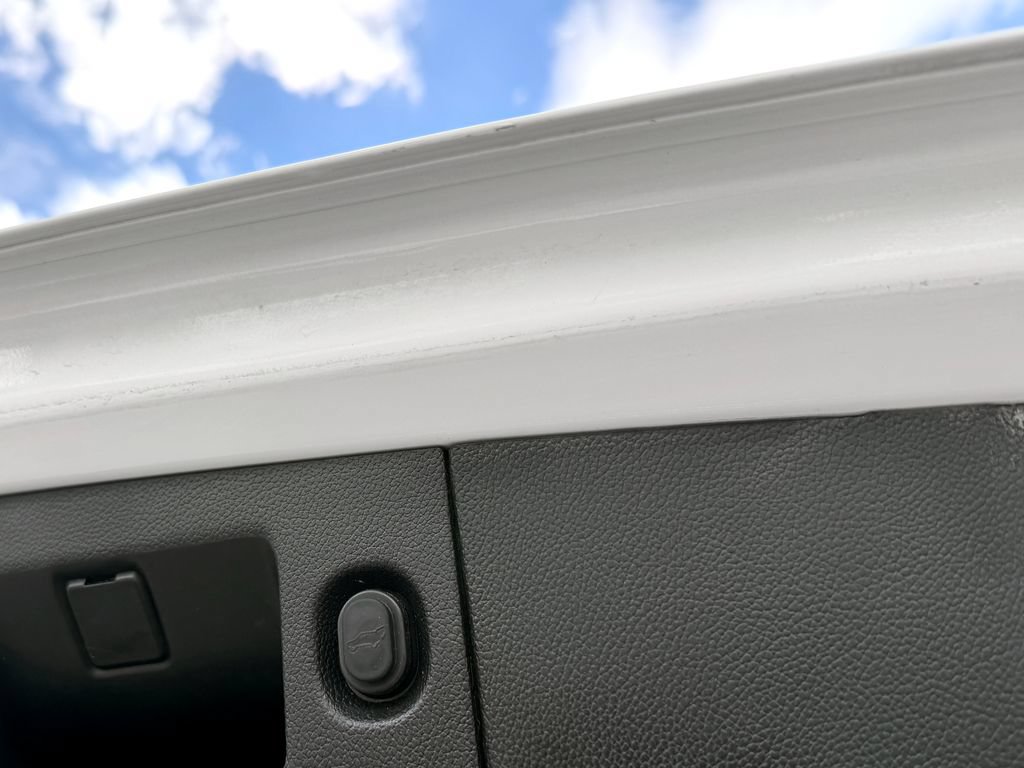 Used 2018 Chevrolet Suburban LT AWD/4WD image 13