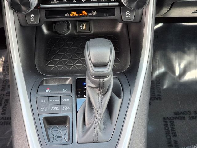 Used 2025 Toyota RAV4 LE image 29