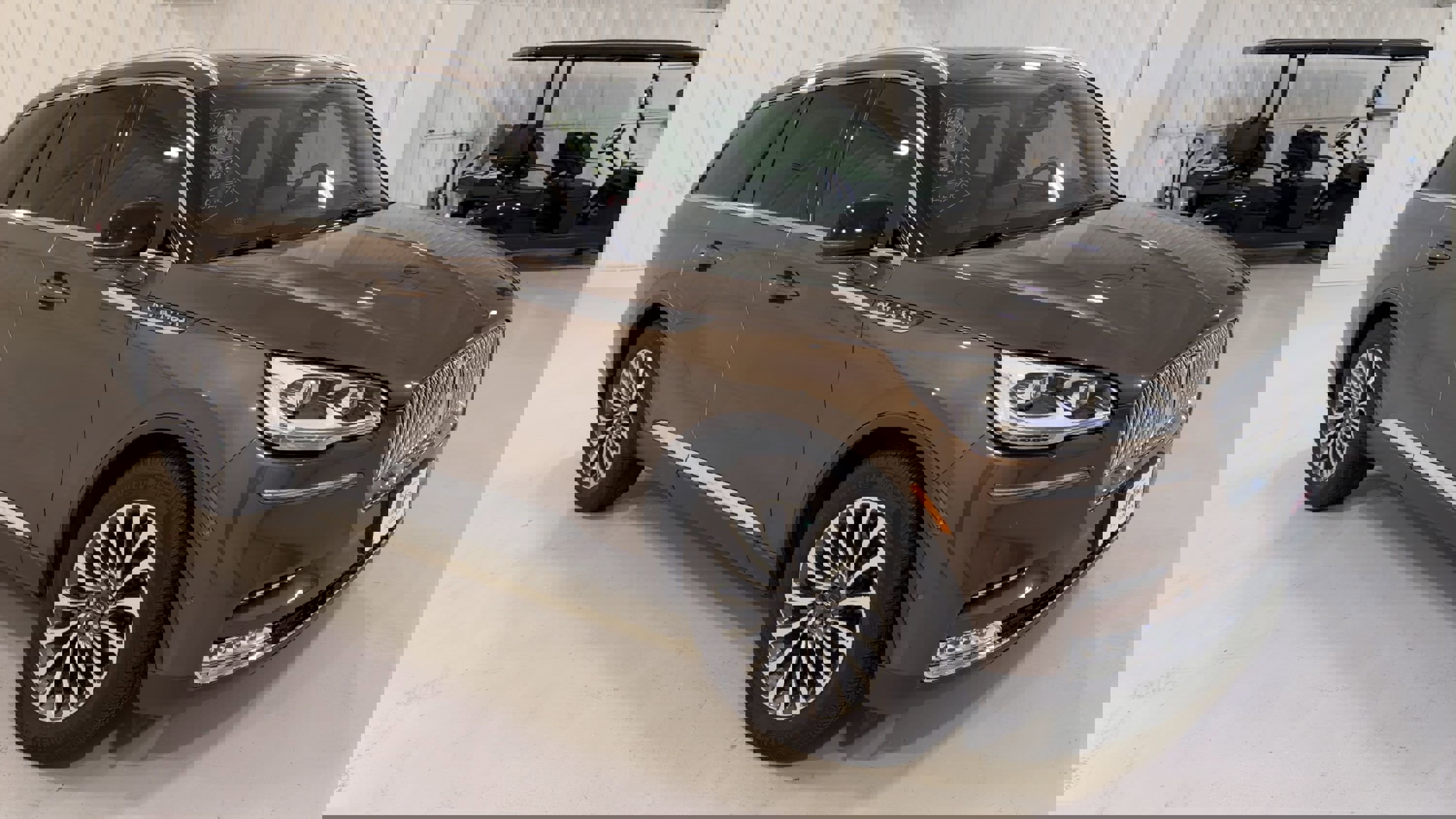 Used 2022 Lincoln Aviator Reserve w/ Equipment Group 201A image 3