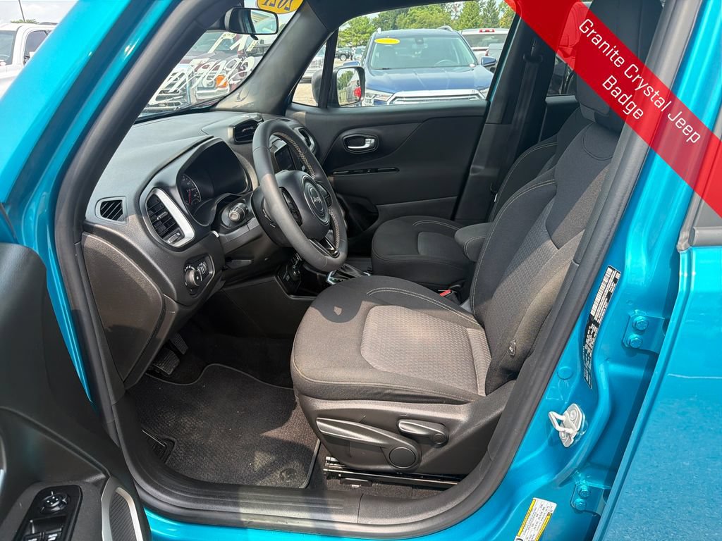 Used 2021 Jeep Renegade Latitude AWD/4WD image 11