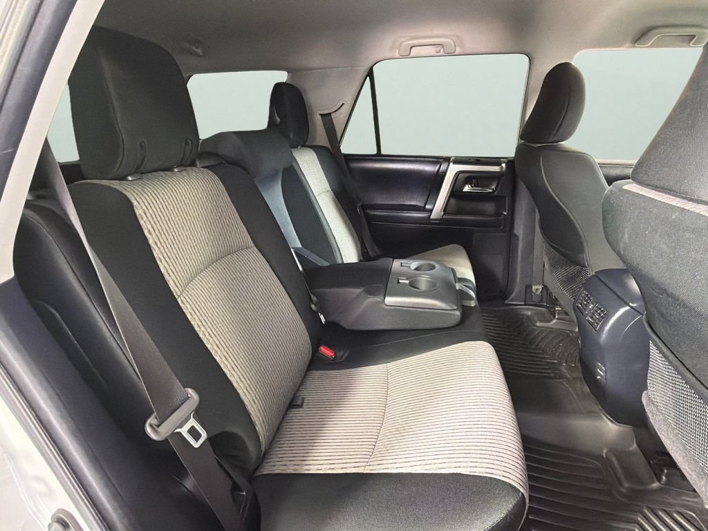Used 2019 Toyota 4Runner SR5 AWD/4WD image 30