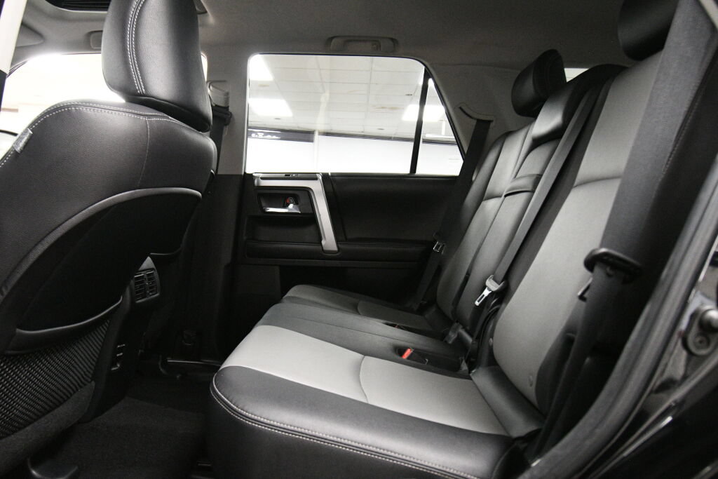 Used 2017 Toyota 4Runner SR5 Premium AWD/4WD image 21