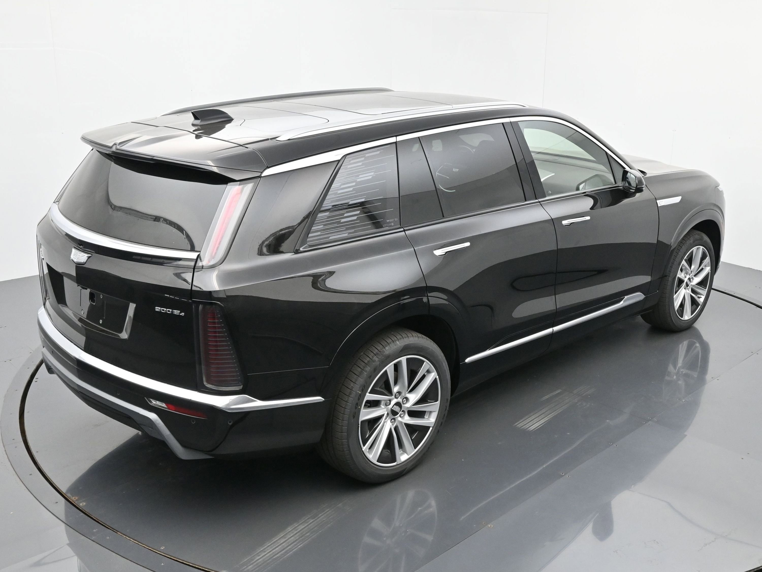 New 2026 Cadillac Vistiq Luxury w/ LPO, Floor Liner Package image 27