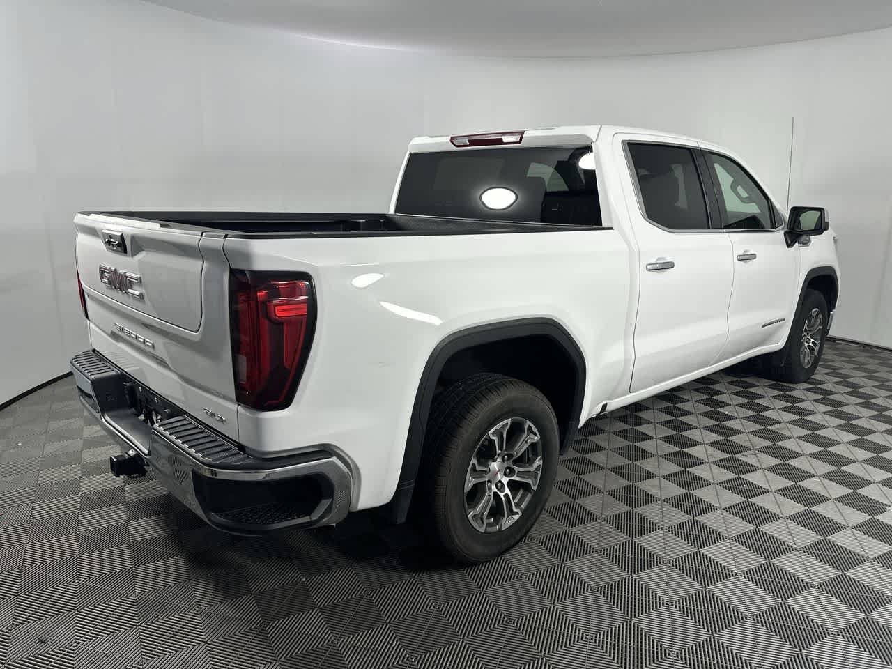 Used 2024 GMC Sierra 1500 SLT RWD image 26
